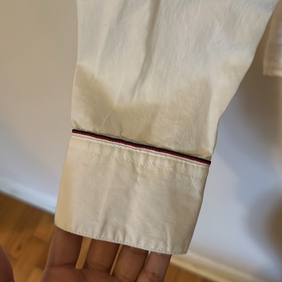 NWOT - Tommy Hilfiger Classic Fit Shirt with contrasting details - Picture 5 of 8